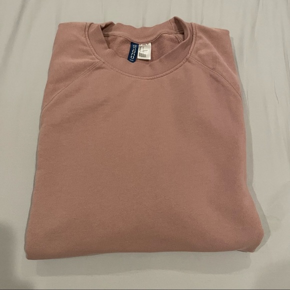 H&M Short Sleeve Sweatshirt - Picture 3 of 3